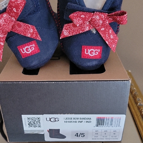 UGG Infant Navy & Red Jesse Bow Bandana  Booties - Picture 11 of 16